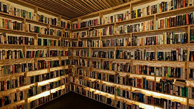 Travel News - espacos_comuns-11 The Literary Man hotel in Obidos, Portugal, has more than 45,000 books. Image: The Literary Man