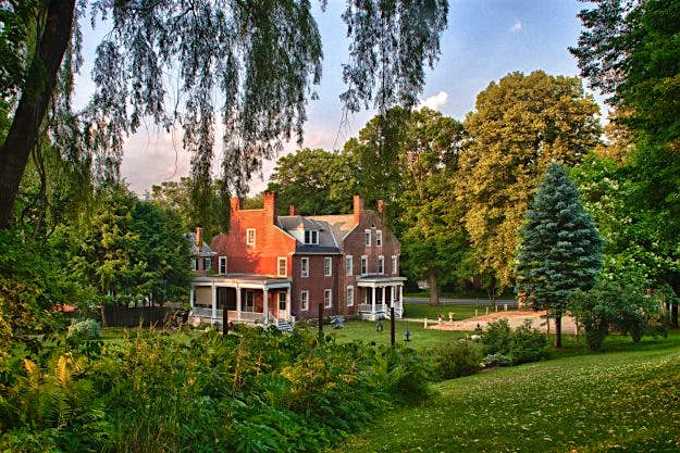 Travel News - snapdragon-exterior-new The Snapdragon Inn in Vermont was the former residence of Maxwell Perkins. Image: Secret Escapes