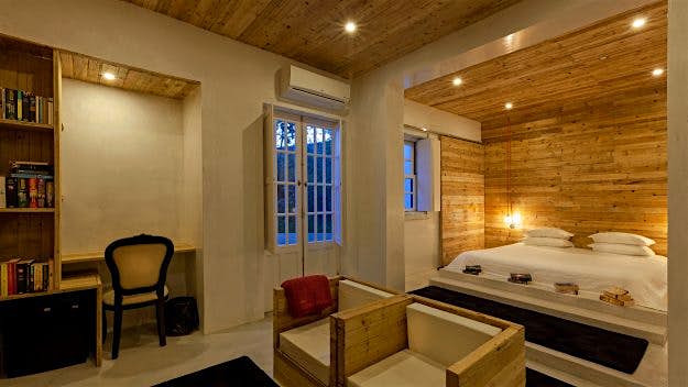 Travel News - suites_literary-51 The Literary Man hotel in Obidos, Portugal, has more than 45,000 books. Image: The Literary Man
