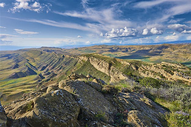 Travel News - gettyimages-180329109 Steppe and mountain landscape at the Azerbaijan border. visa for azerbaijan