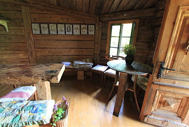 Travel News - kolaric_teahouse_inside2 Interior of the tea room
