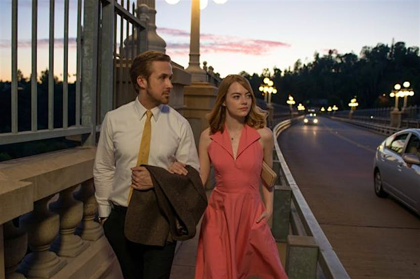 Travel News - lala3 Mia and Sebastian have a romantic interlude on the historic Pasadena Bridge in La La Bridge. Image: Summit Entertainment