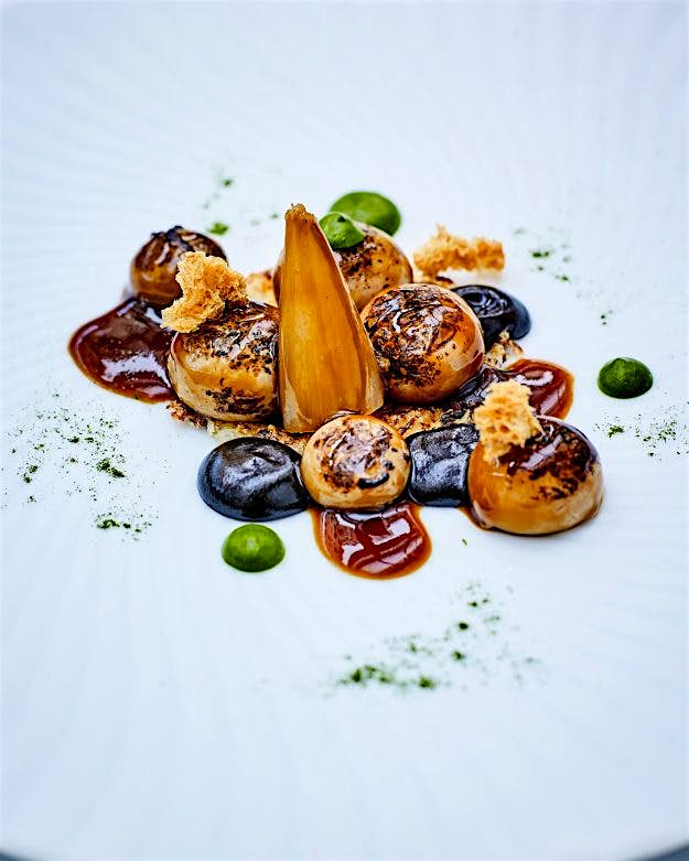 Travel News - PAR_1048_aspect4x5 Four Seasons Hotel George V