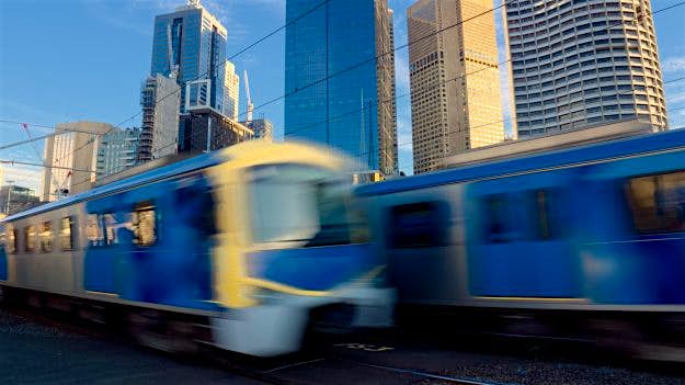Travel News - 1488666476-5736fae0dc2545ff8f02f42328aee800 Man proposed to his girlfriend on a Melbourne train.