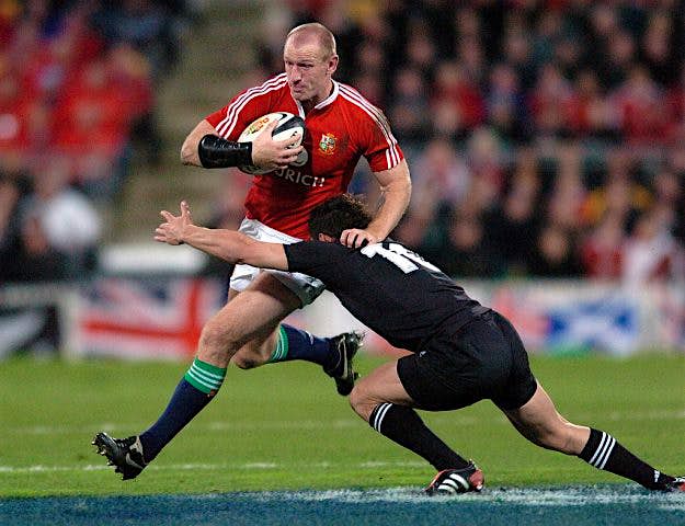 Travel News - British And Irish Lions Gareth Thomas Fends Off Al Things are set to be a little friendly off the pitch.