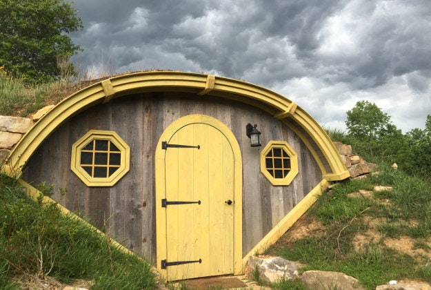 'Hobbit hut' at Forest Gully Farms, Tennesee.