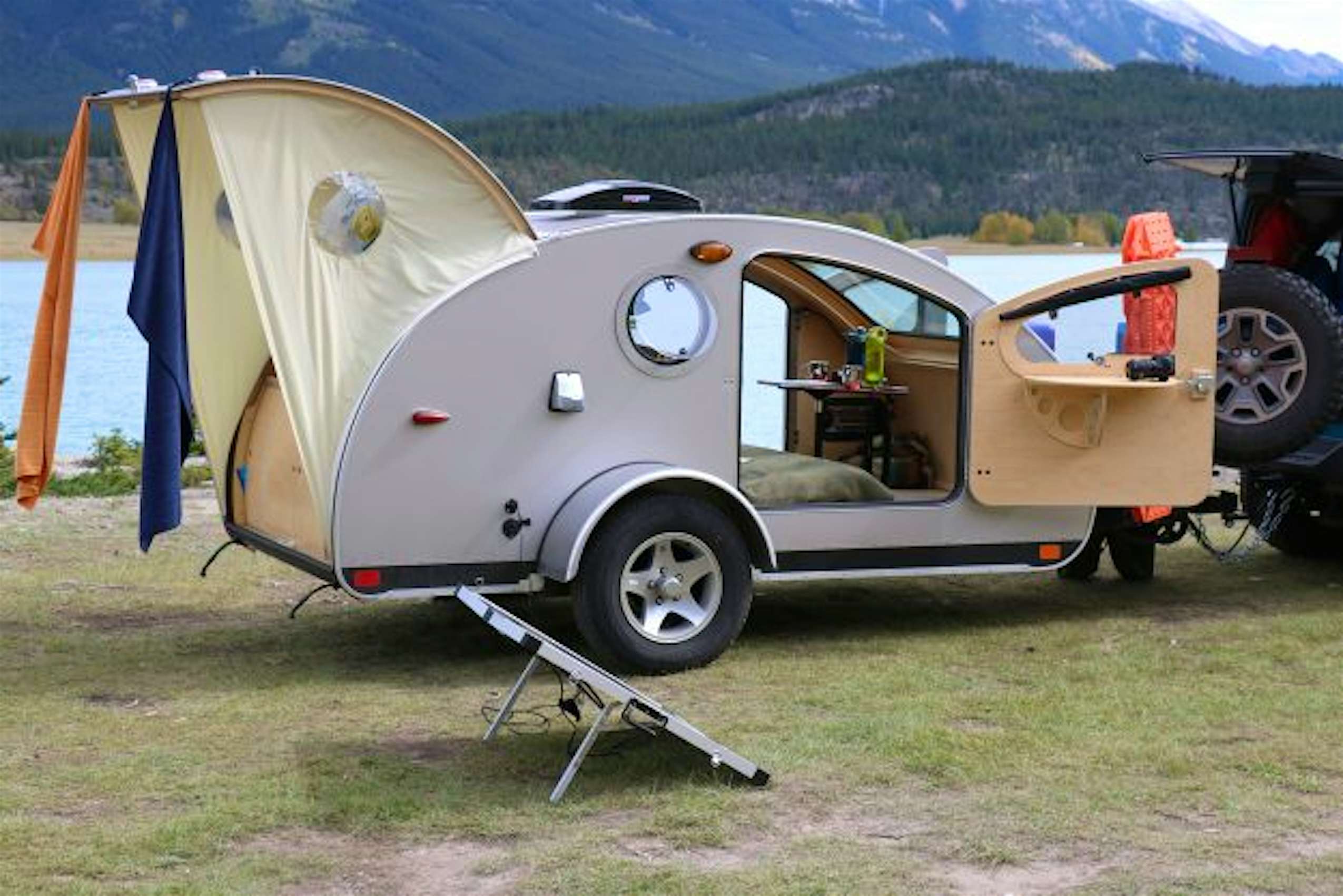teardrop campers with bath and outdoor kitchen