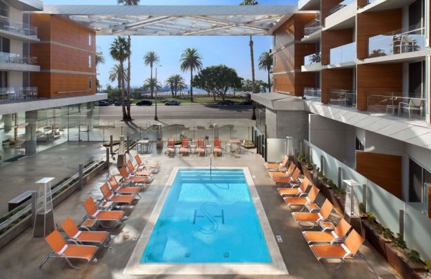 This Santa Monica hotel will give passengers who fly in the middle seat to LAX a room upgrade. Image: Shore Hotel