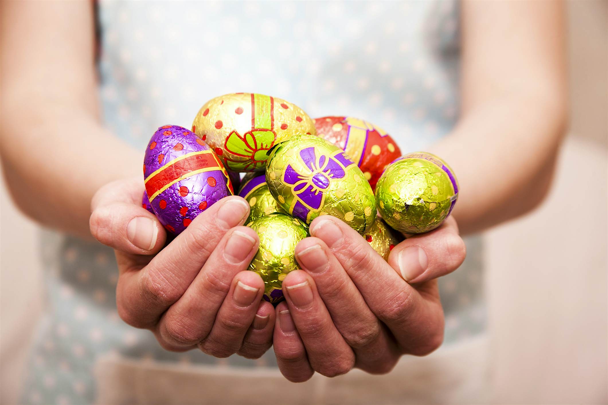 Travel News - Easter Eggs A helicopter will drop more than 30,000 chocolate Easter eggs over Upper Coomer on Good Friday. Image: Sally Anscombe