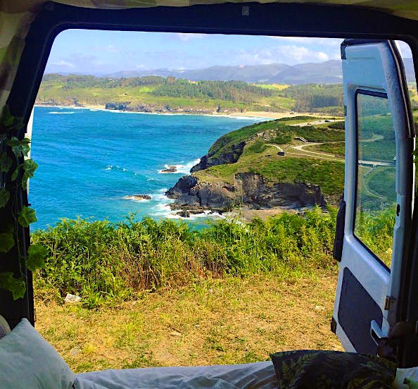 Travel News - seeing the European scenery Lily and her boyfriend Ryan desisgned from scratch and adheres to her desired theme of ‘70s hippy’.
