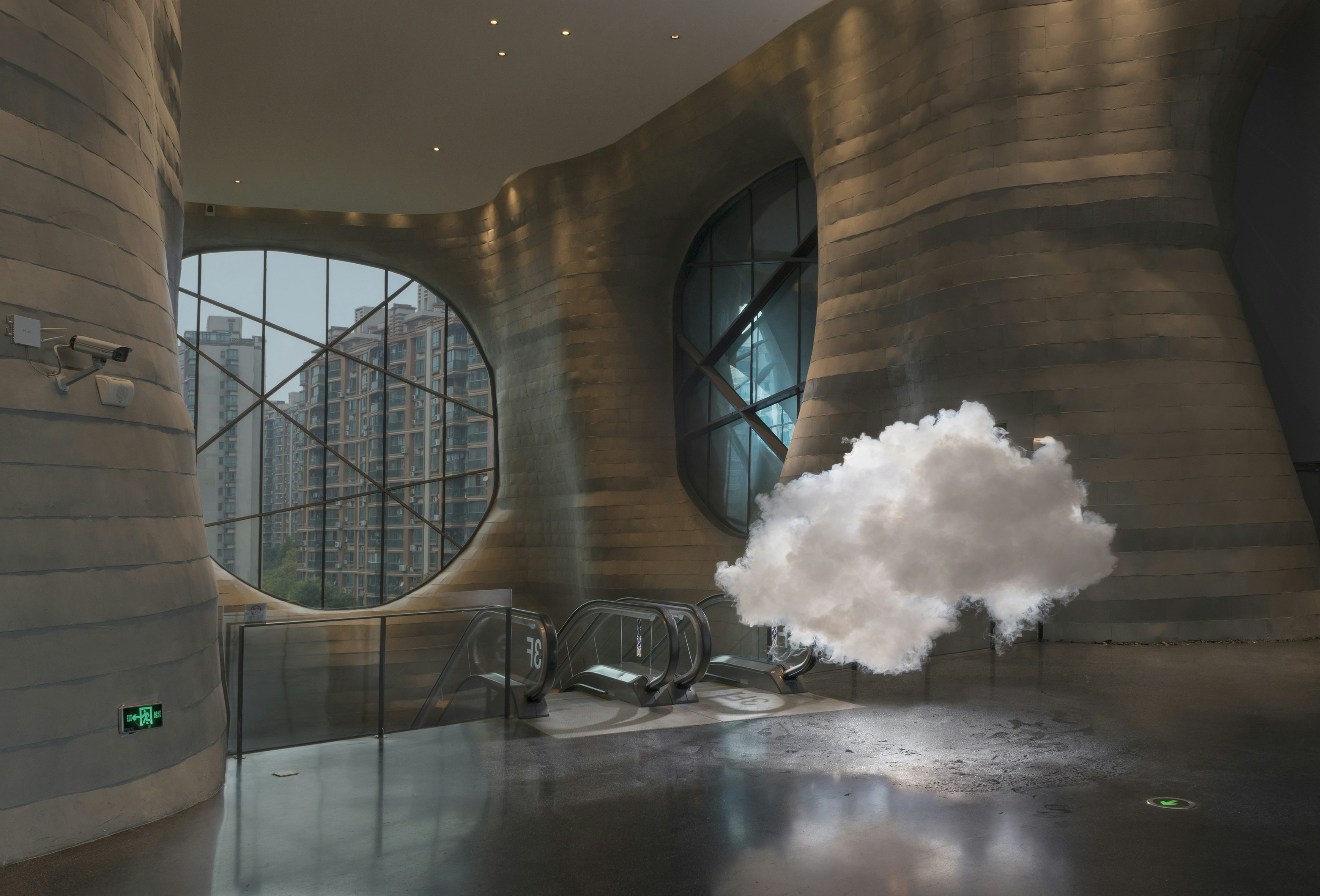 A realistic cloud installation by Berndnaut Smilde