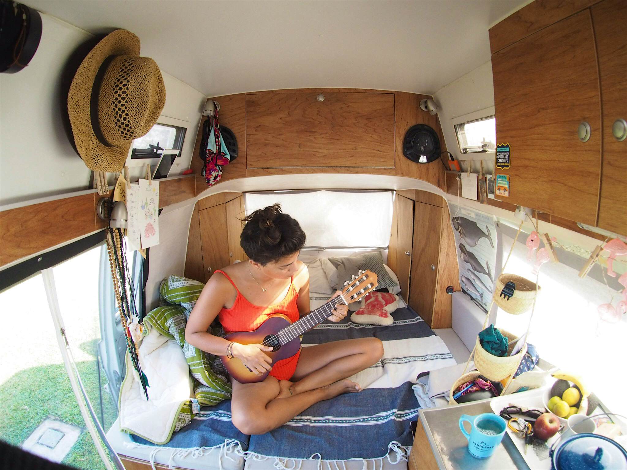 Travel News - Van Travel Couple Gabriella relaxing in the Volkswagen. Gabriella Hummel and Sandro Alvarez / mediadrumworld.com