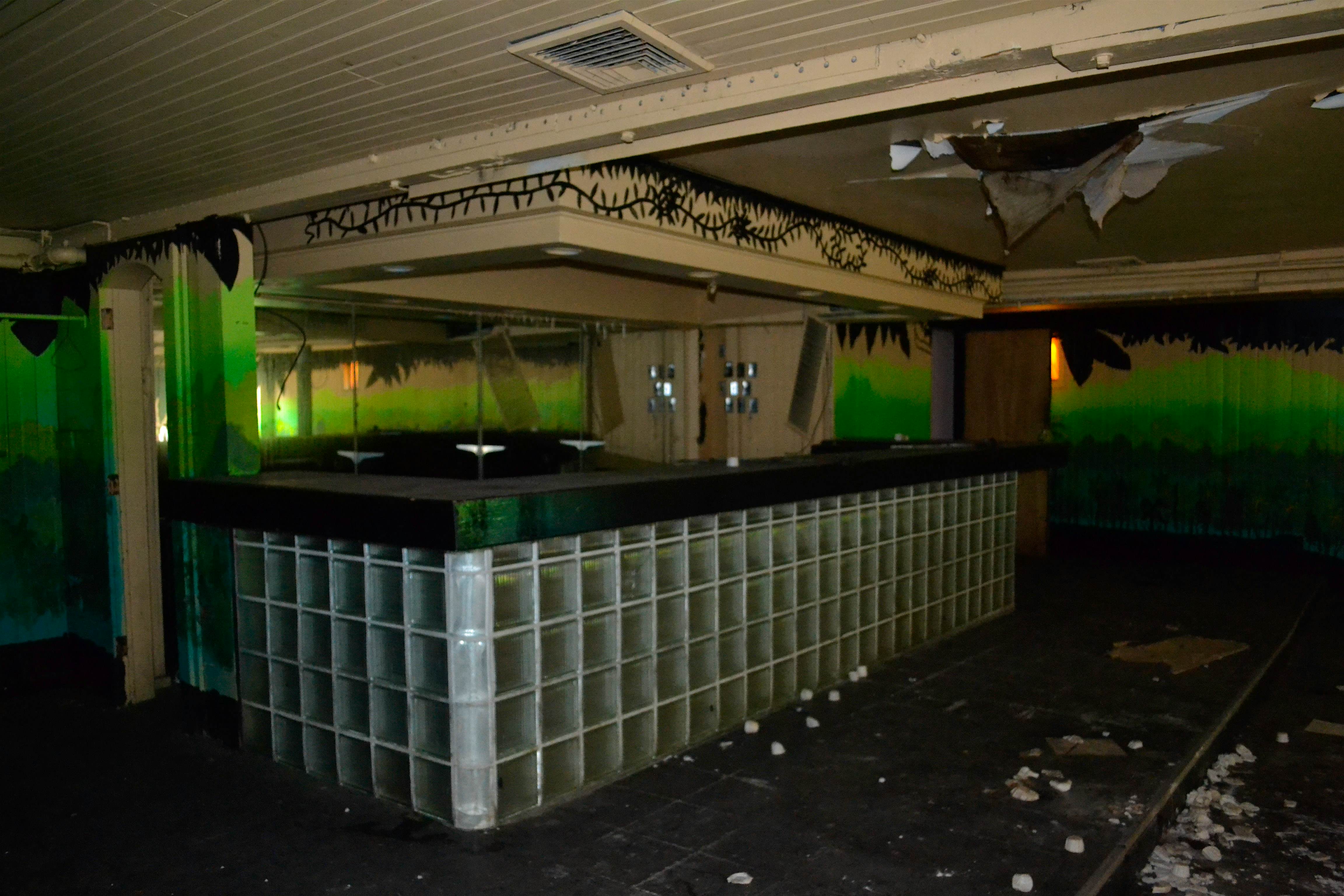 Travel News - Boogie Train A picture of the abandoned bar.