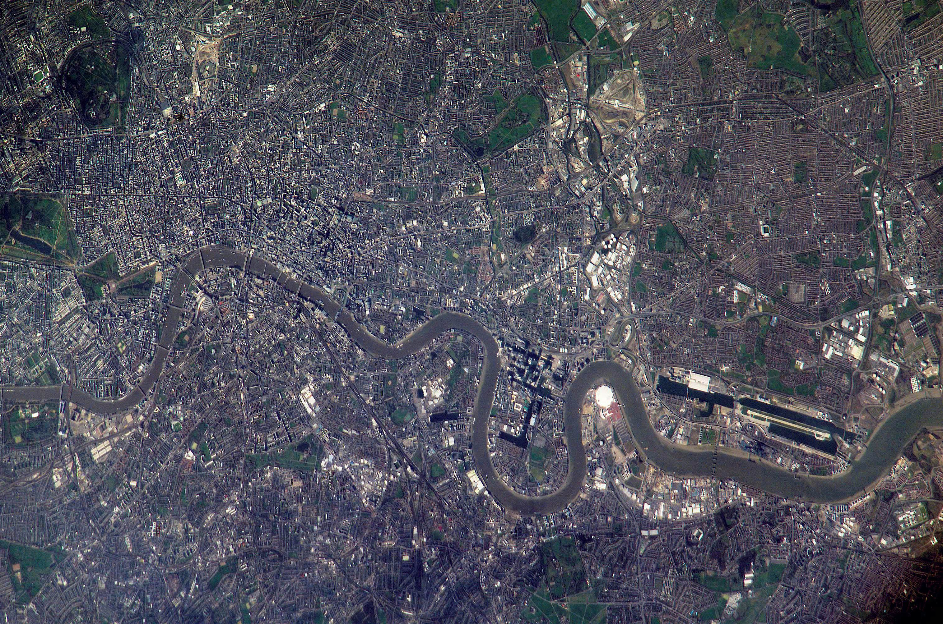 Travel News - Megacity Blue LONDON The River Thames can be seen snaked through England’s capital in one shot.
