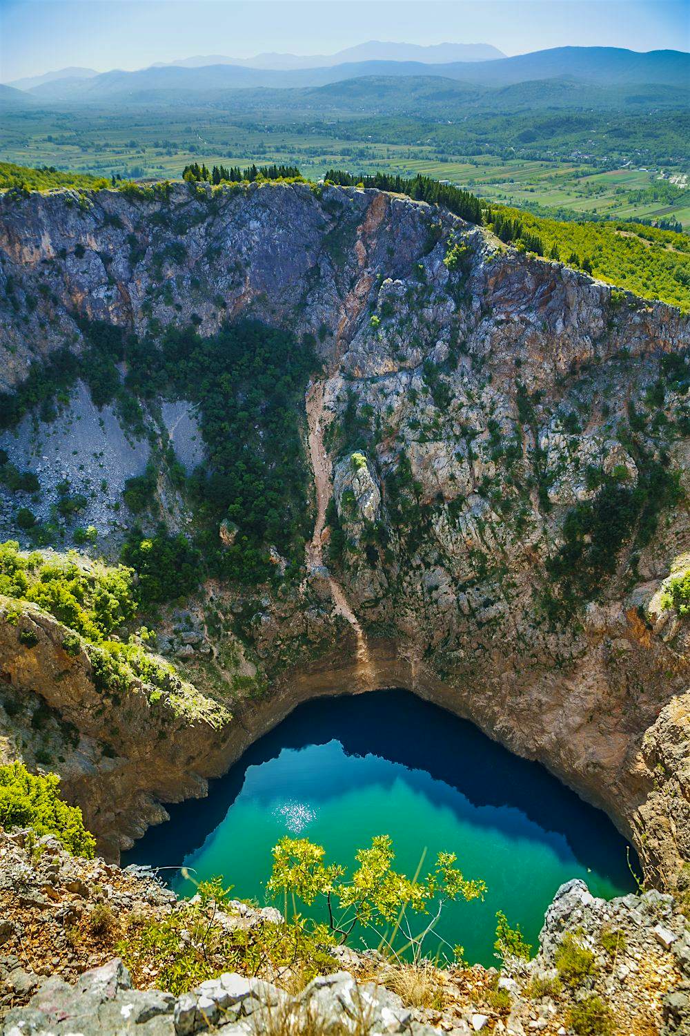 Travel News - Imotski lakes in Croatia Red lake (Crveno jezero), Imotski lakes, Imotski, Split, Dalmatia, Croacia.