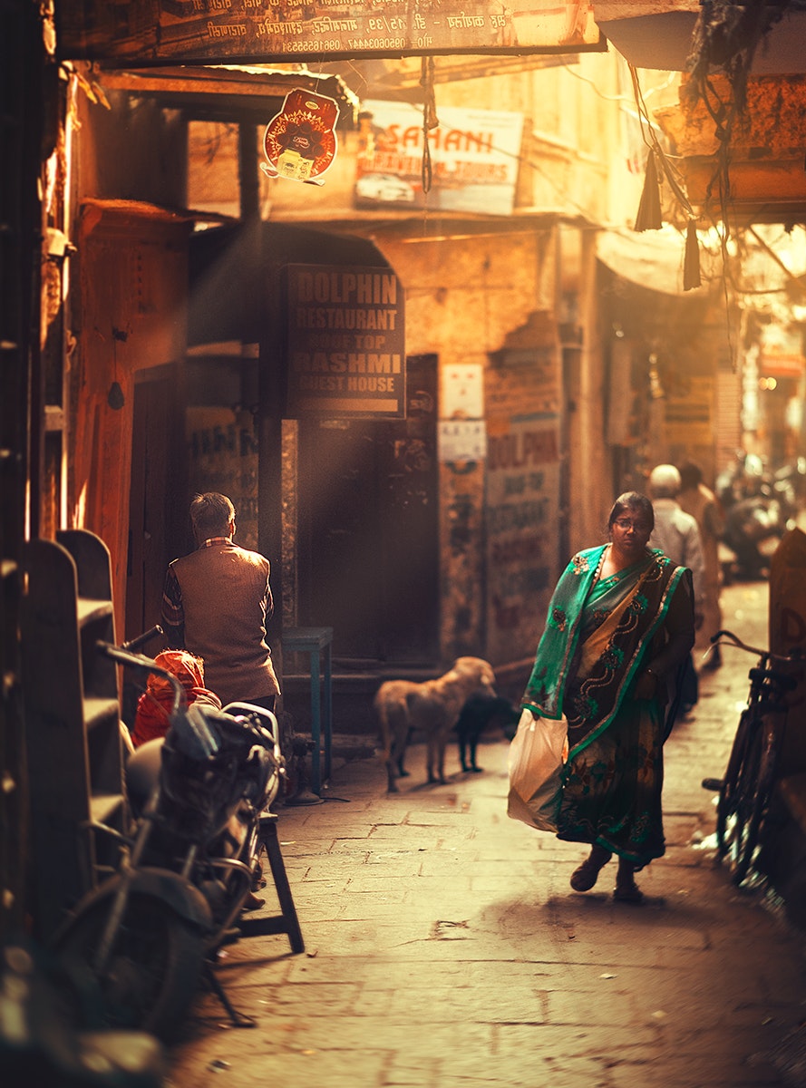 Night time in the lanes of Varanasi
