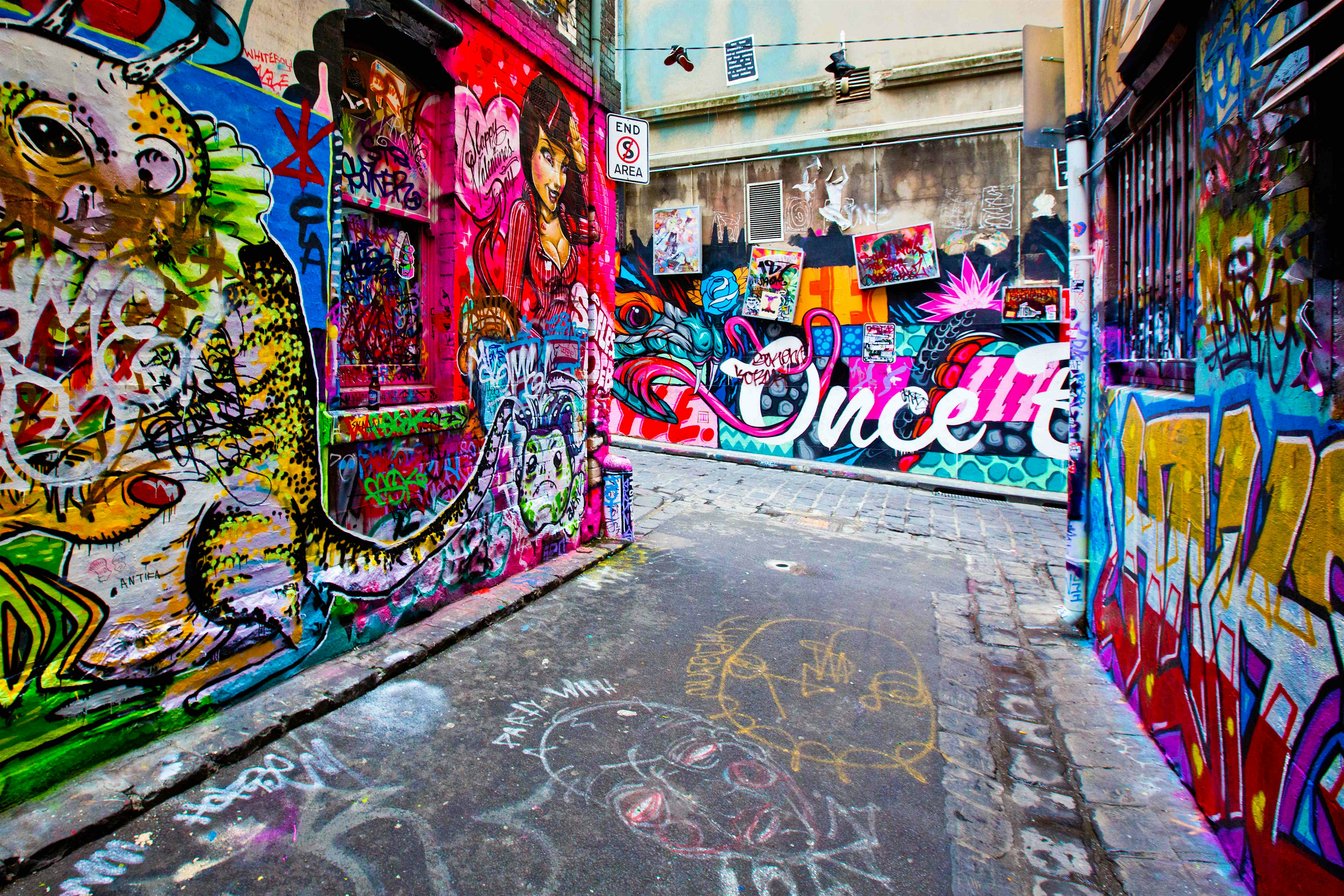 Travel News - shutterstock_150196331 Street art or grafitti in a CBD laneway in Melbourne.