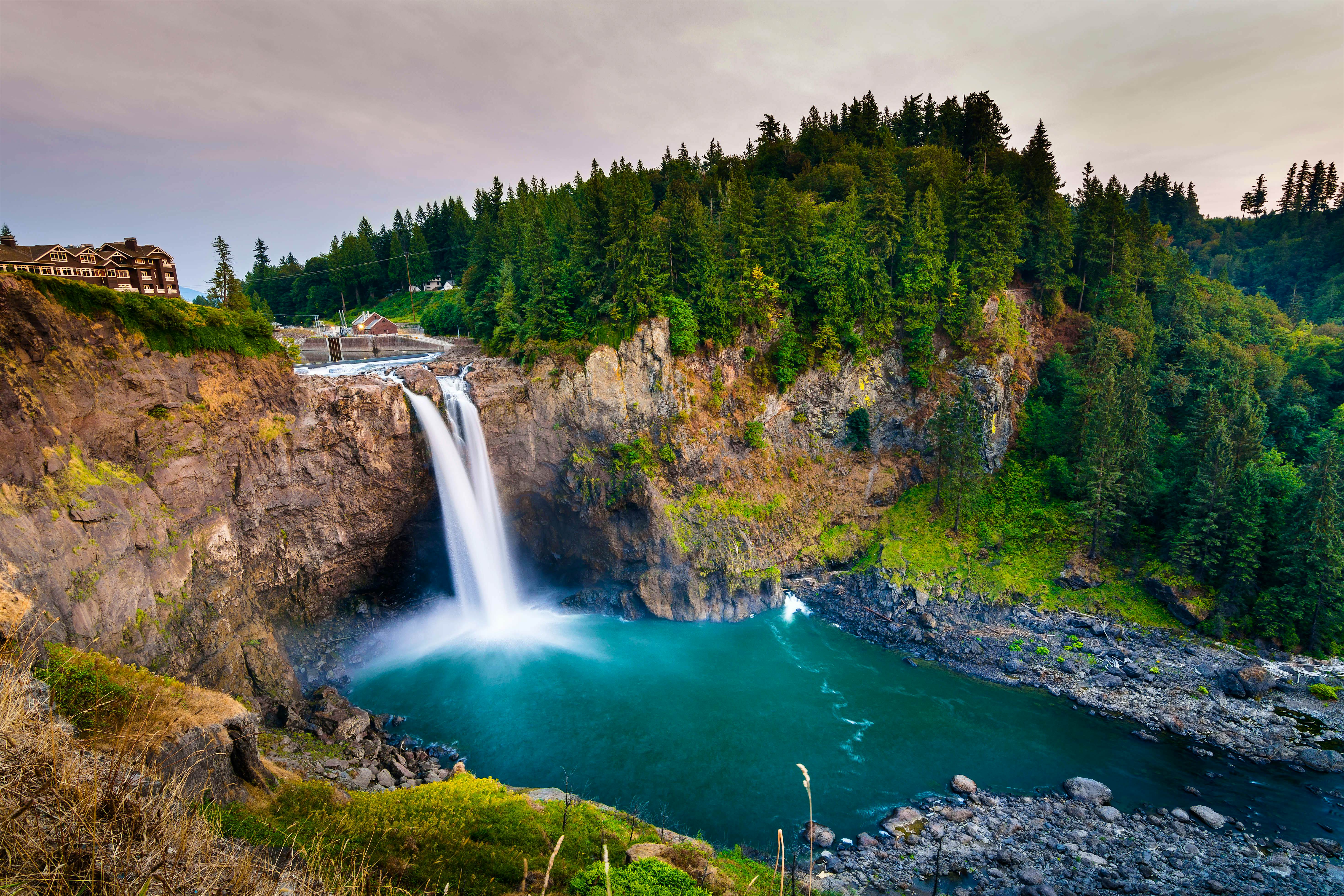 Travel News - shutterstock_393243652 Landscape of Snoqualmie Falls in Washington State, USA. Washington State is a state in the Pacific Northwest.