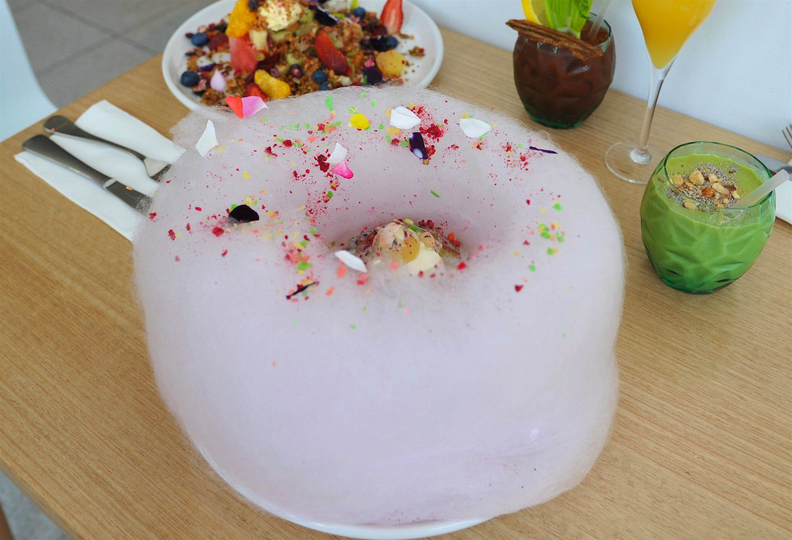 Travel News - spoonfulofsisters4 The Fairy Floss dessert burger.
