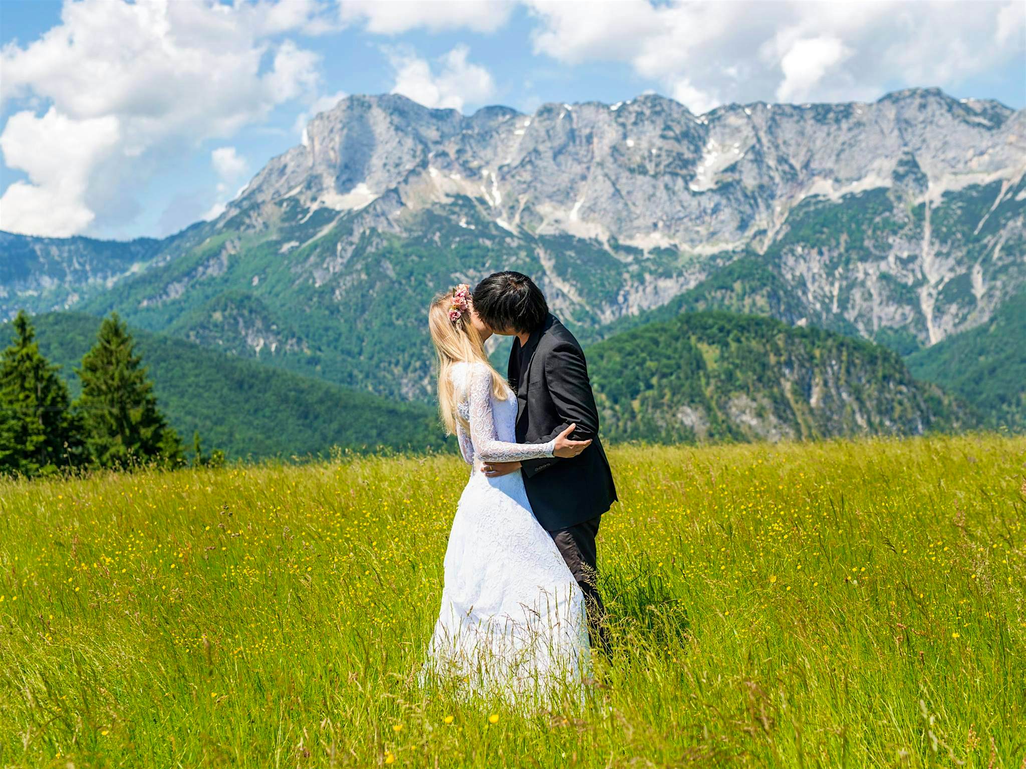 Travel News - Germany bride and groom world photos Keow and Marta in Mehlweg, Germany.