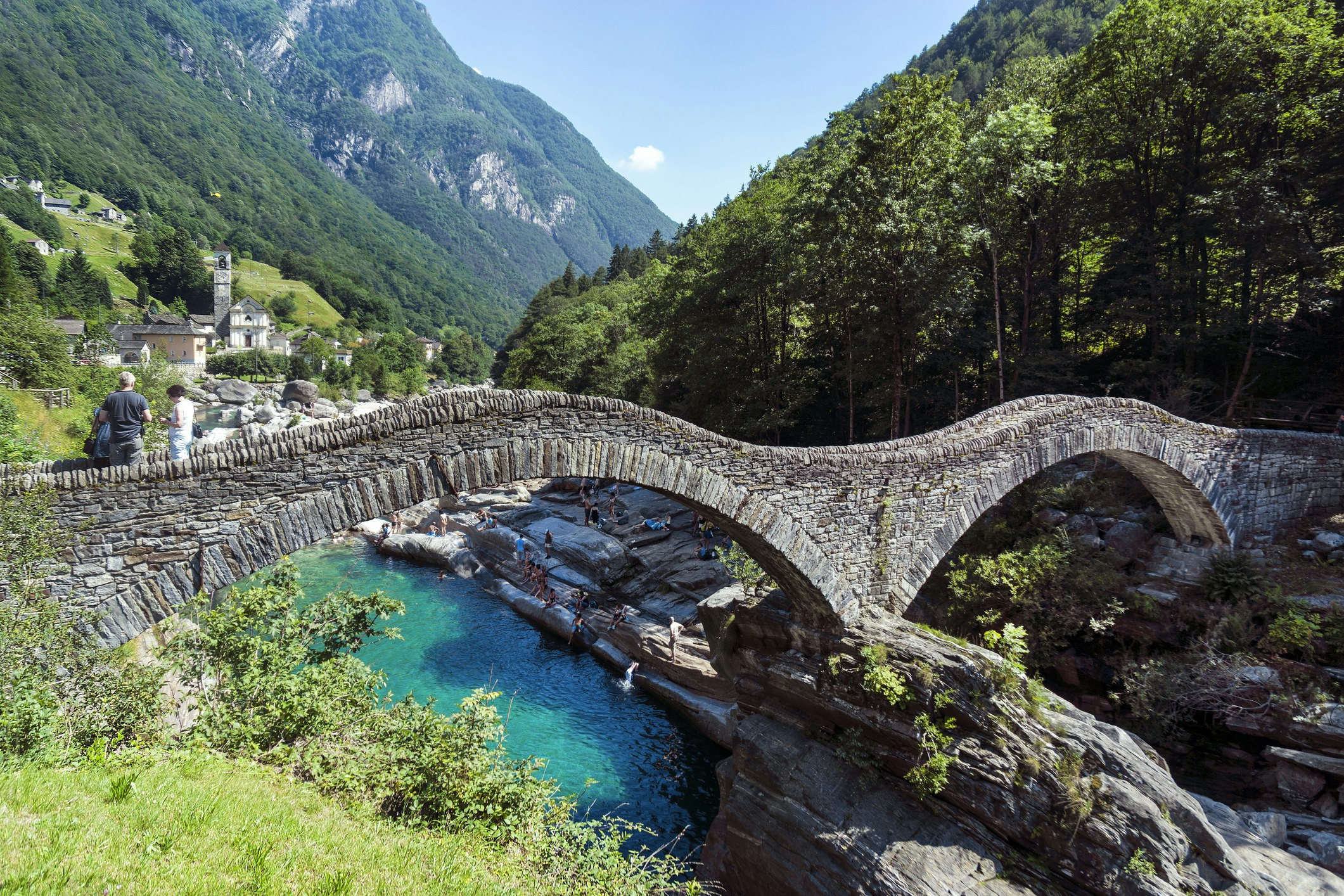 Switzerland, Ticino, Lavertezzo, Ponte dei Salti