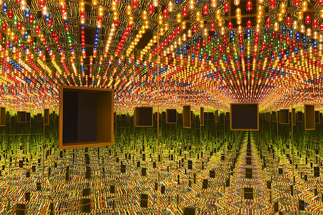 Travel News - Infinity Mirrored Room—Love Forever Infinity Mirrored Room - Love Forever by artist Yayoi Kusama