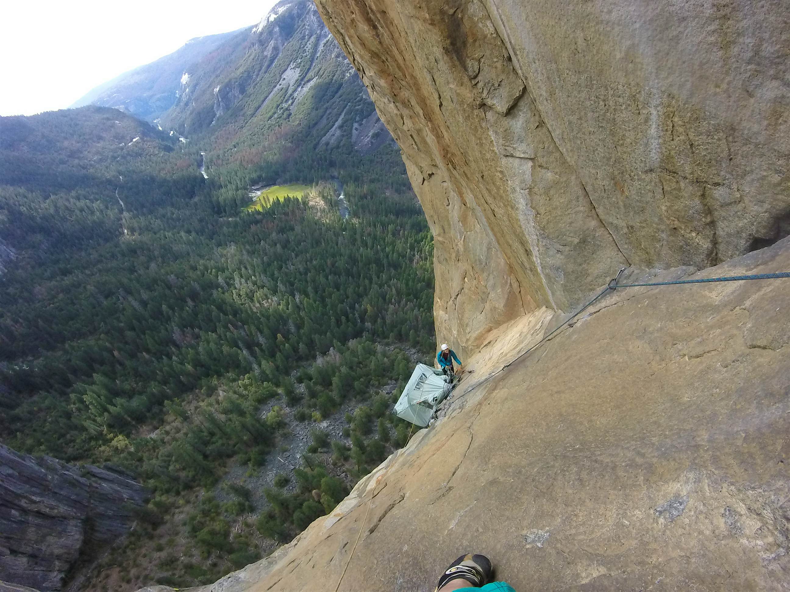 Travel News - Cliff Camping YouTuber Nate Murphy and girlfriend Tana climbed the Leaning Tower in Yosemite. Image: Nate Murphy/Media Drum World