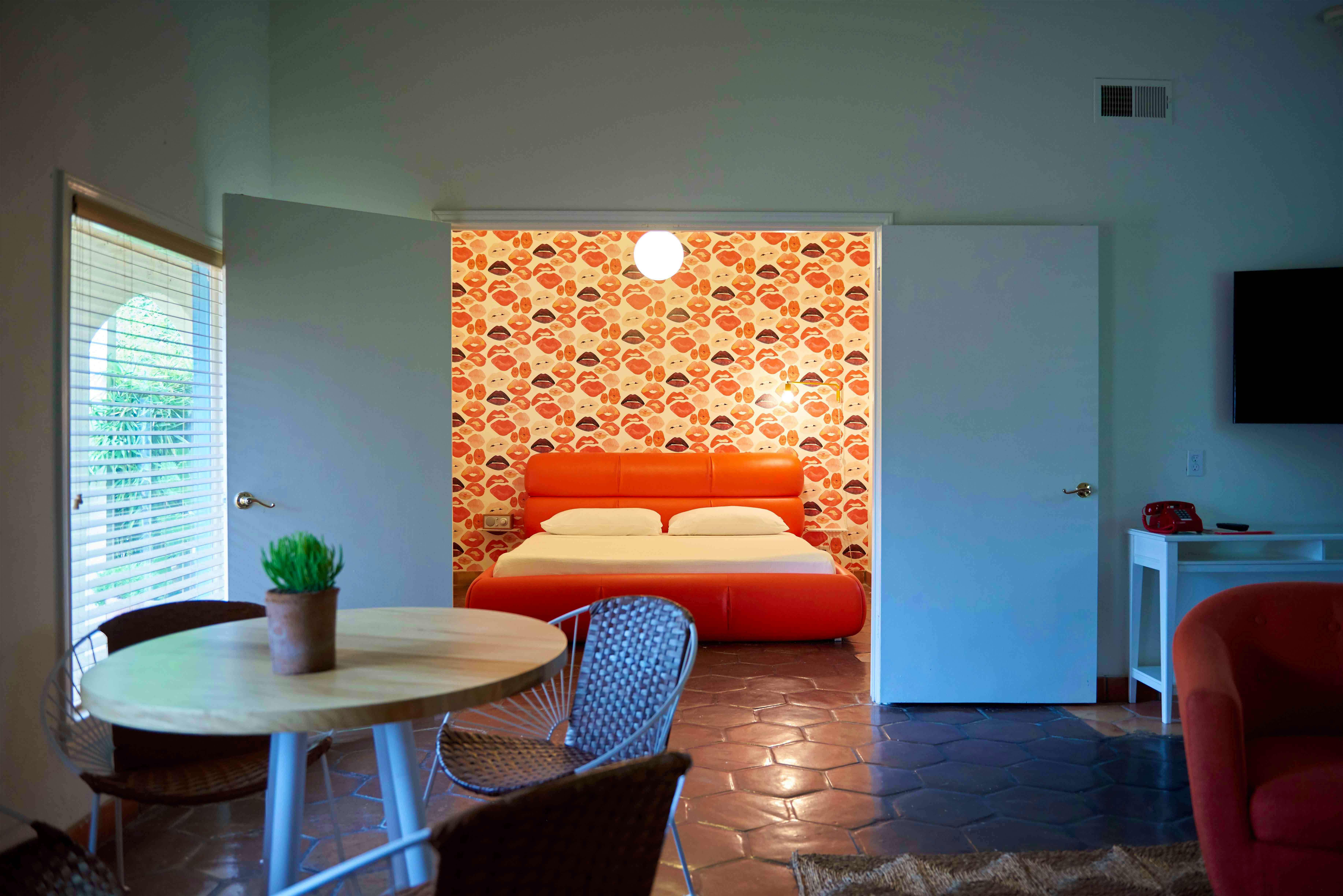 Travel News - Austin Motel - Room 3 - Nick Simonite Travel News - Austin Motel - Room 3 - Nick Simonite