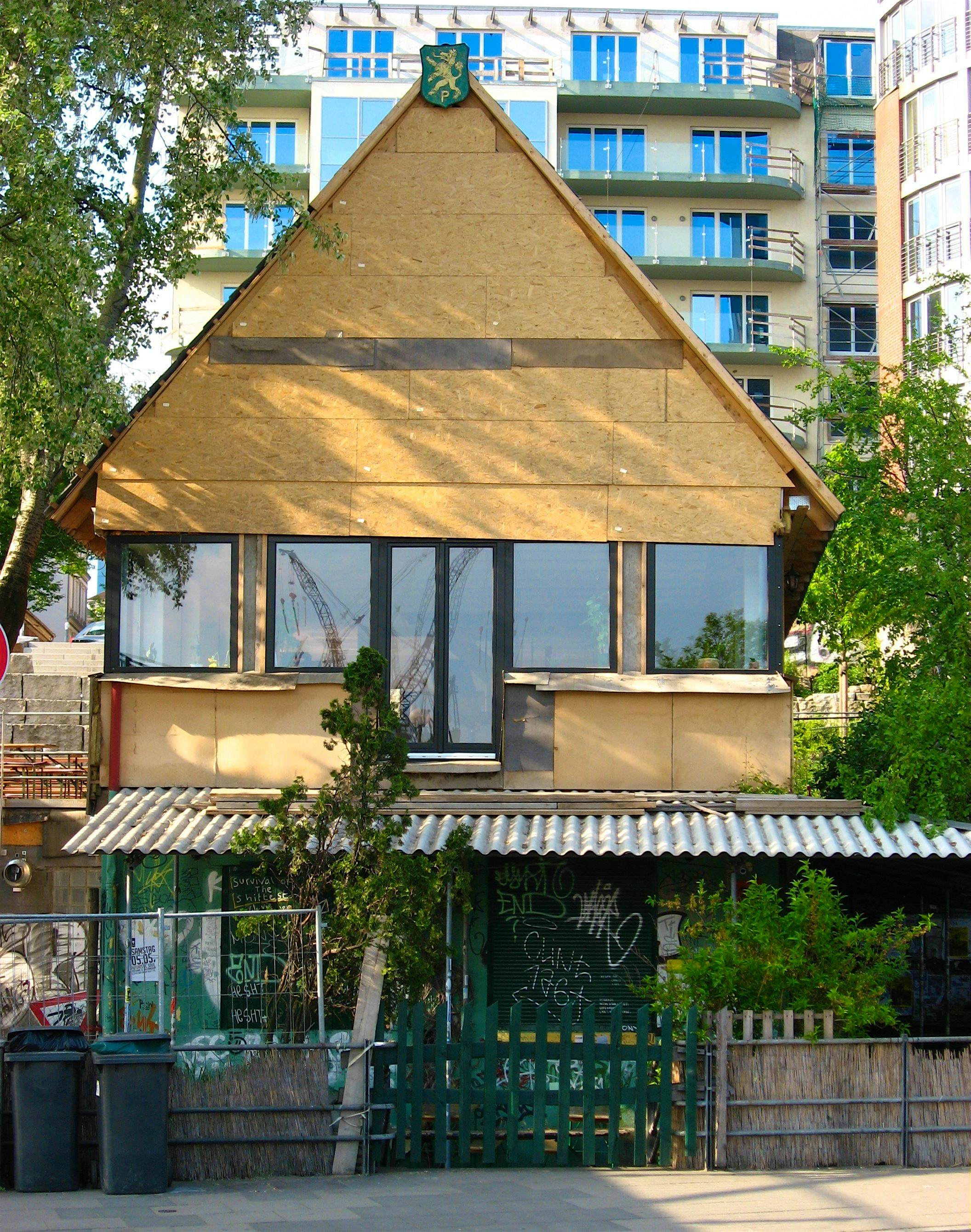 Travel News - Deutschland, Hamburg, Altona: (Golden) Pudel Club am St. Pauli Fischmarkt Hamburg's Golden Pudel Club
