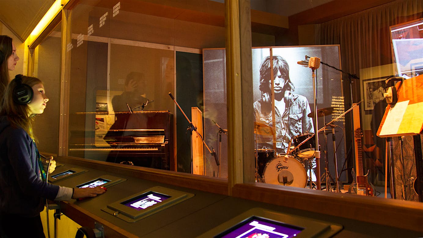 Travel News - Exhibitionism-Family9 The Rolling Stones exhibition las vegas