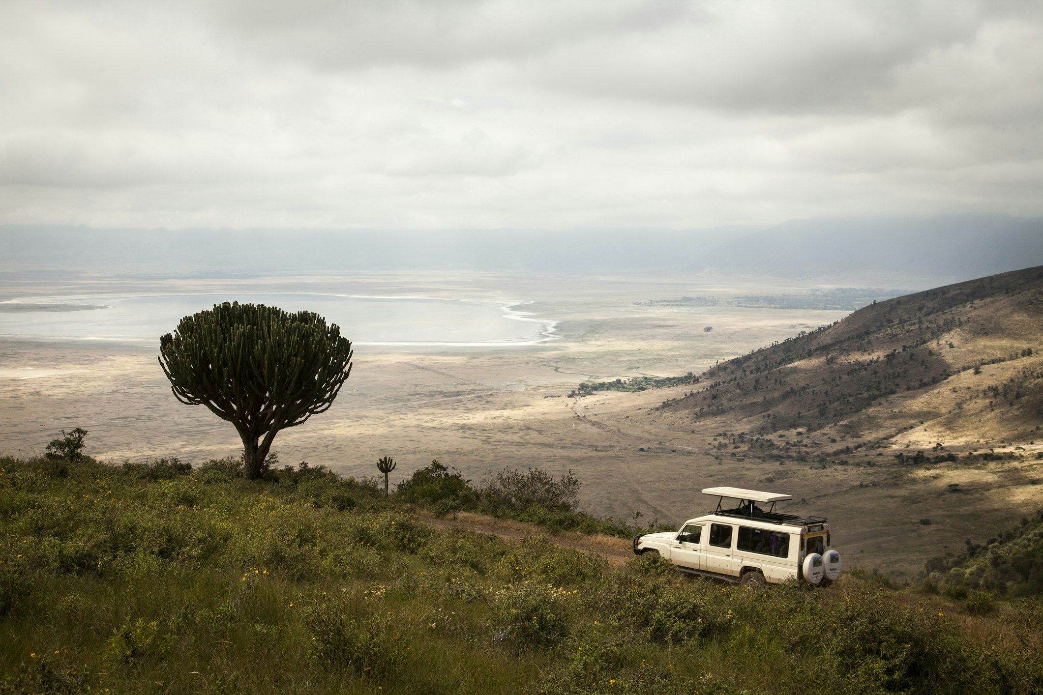 Travel News - A safari truck descends into the Ngorongoro Crater