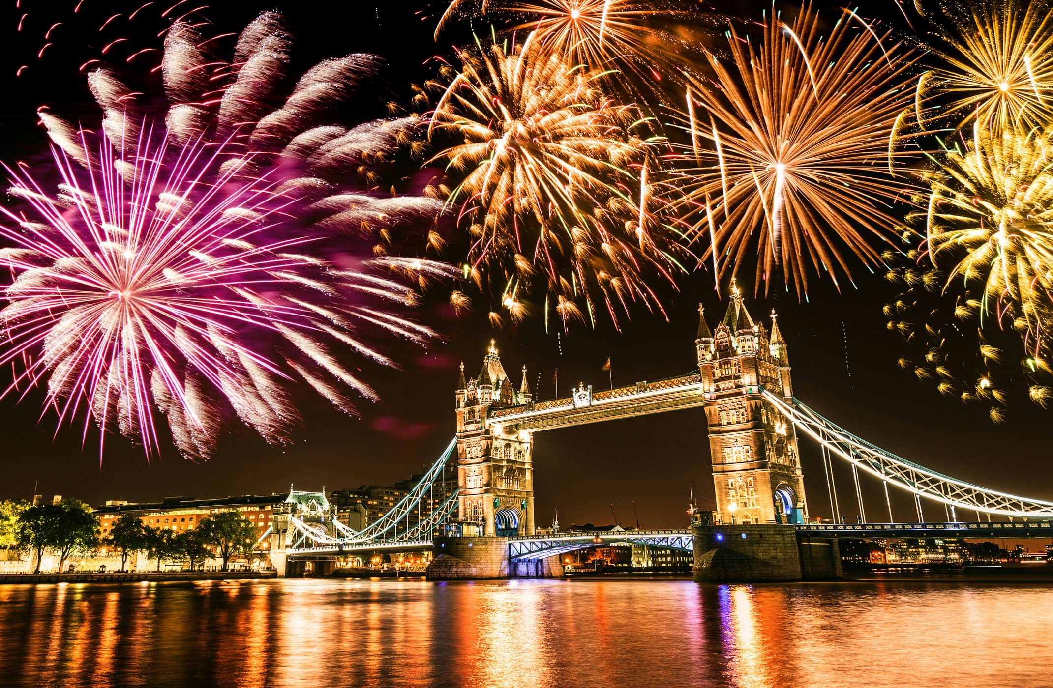 london-bridge-fireworks