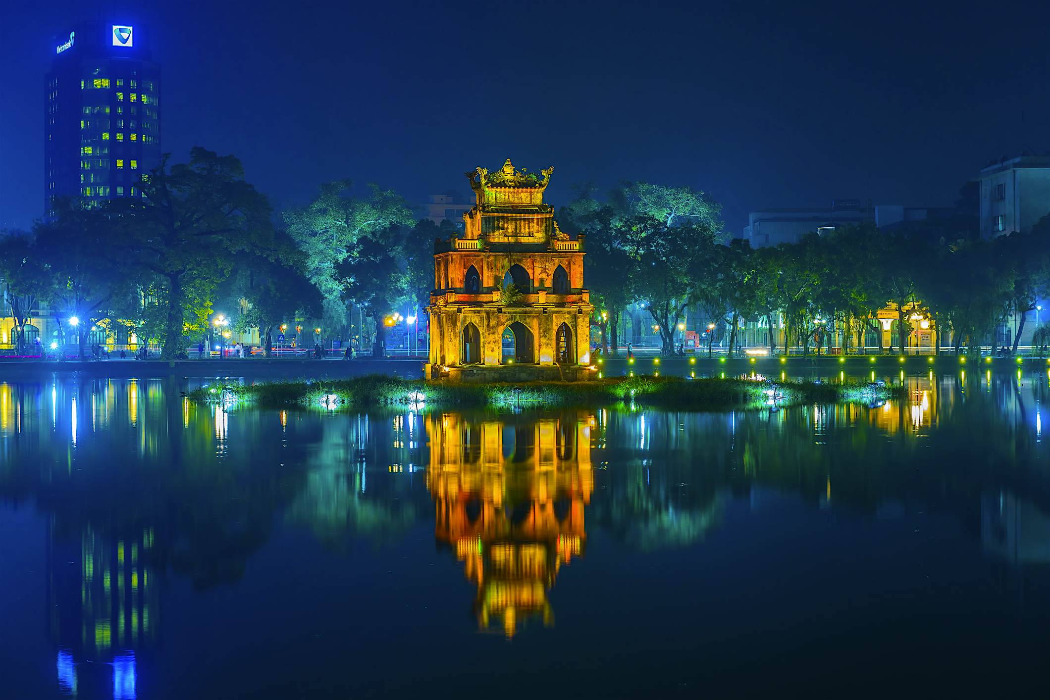 Travel News - Pagoda on Hoan Kiem lake Travel News - Pagoda on Hoan Kiem lake
