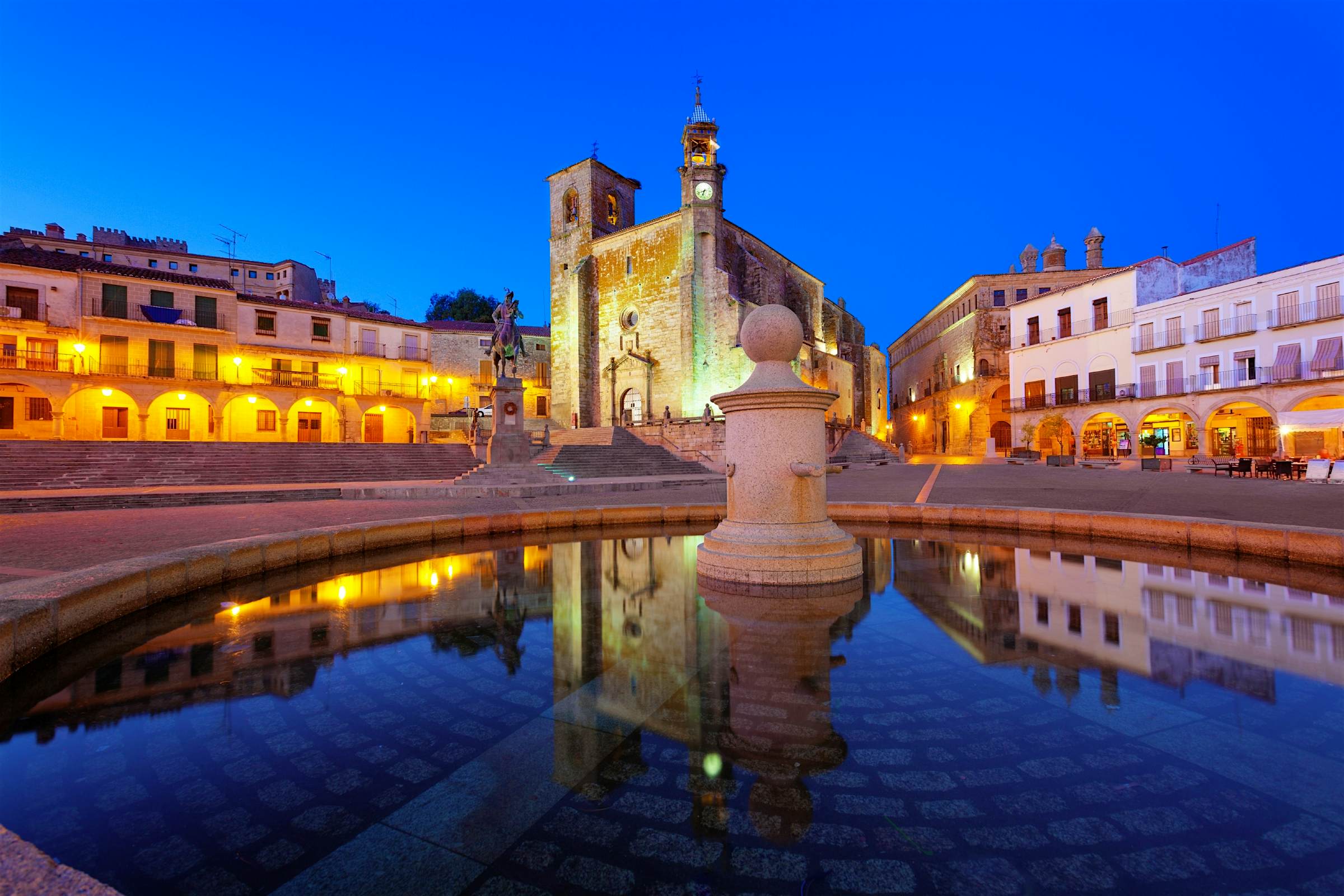 Travel News - Main square of Trujillo at twilight. Travel News - Main square of Trujillo at twilight.