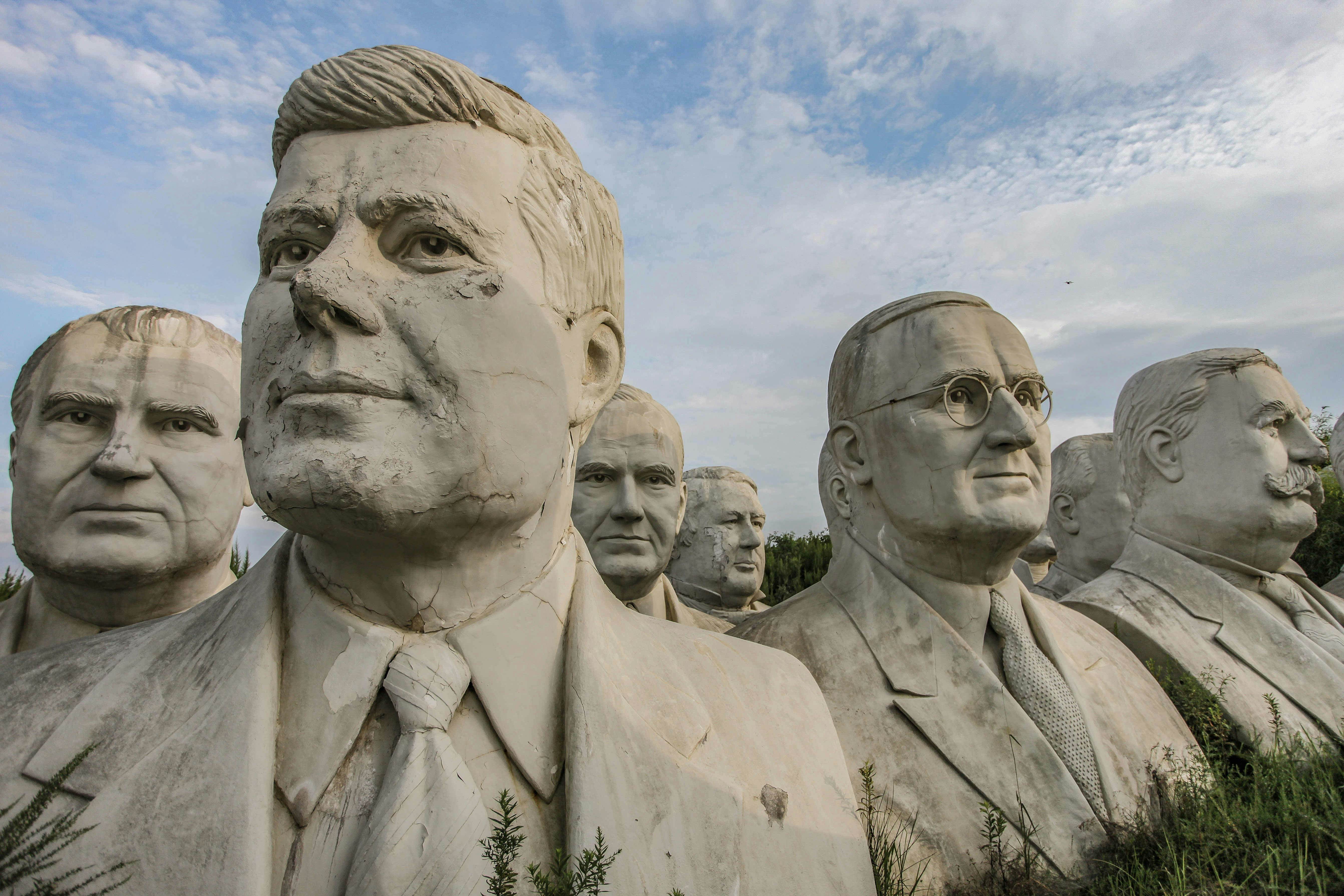 Why This Virginia Field Is Filled With Giant Heads Of Us