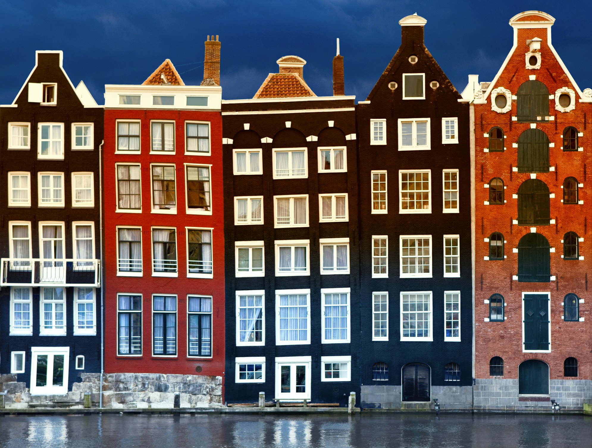Travel News - typical houses along canal
