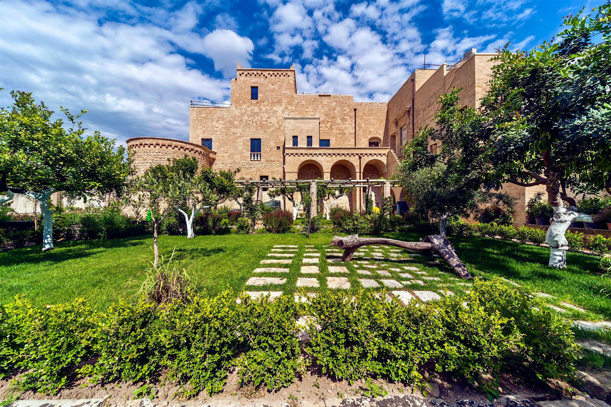 Travel News - Castello di Ugento Castello di Ugento in Salento, Puglia.