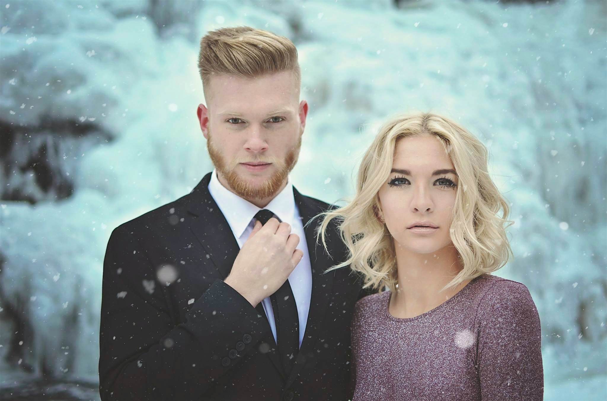 Travel News - Tennessee Frozen waterfall engagement Kellie said that the closeups of the couple were the only images that she was able to direct due to the inclement weather conditions.