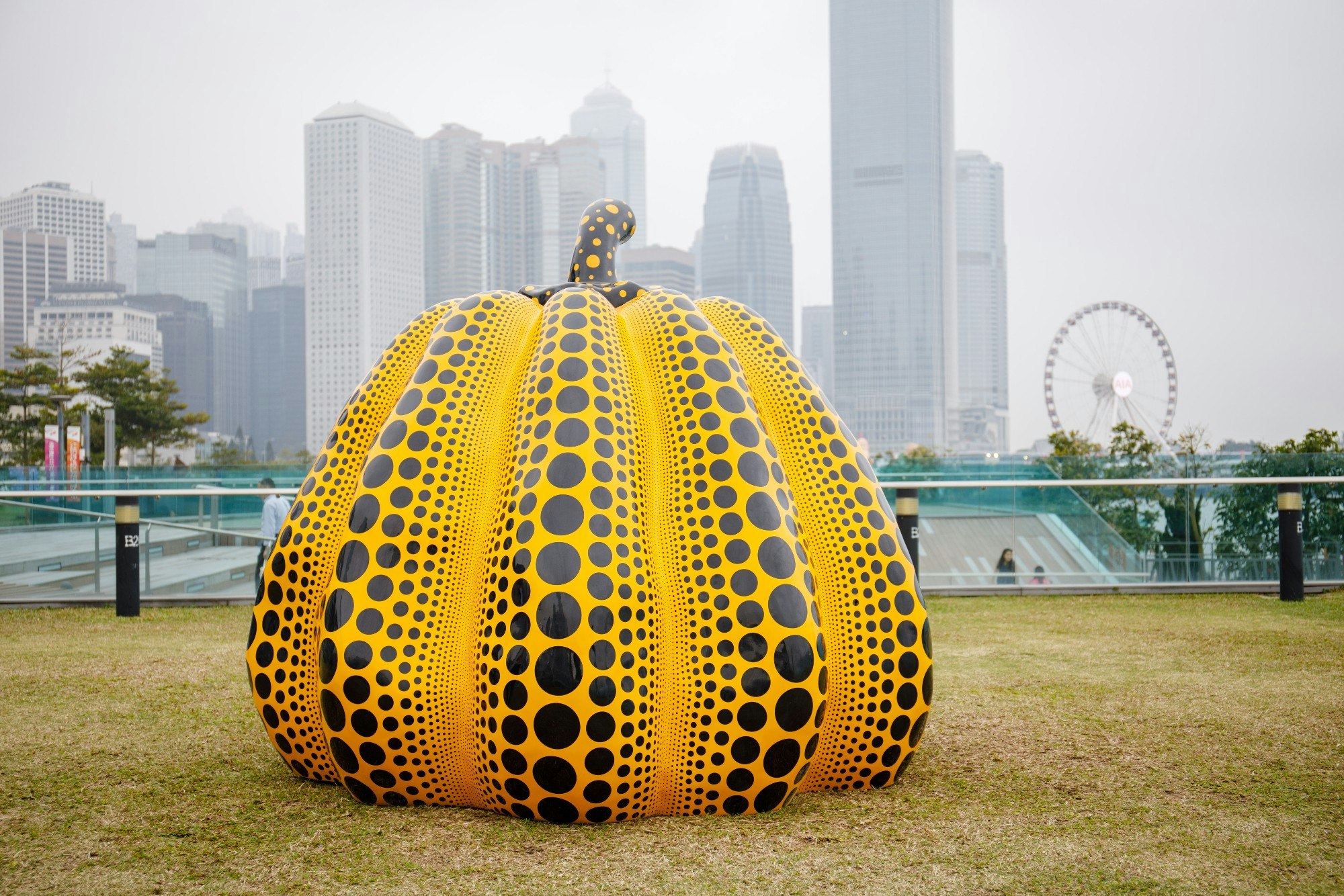Travel News - Harbour Arts Sculpture Park 2018, Installation view of Pumpkin big, 2008, YAYOI KUSAMA - Edited