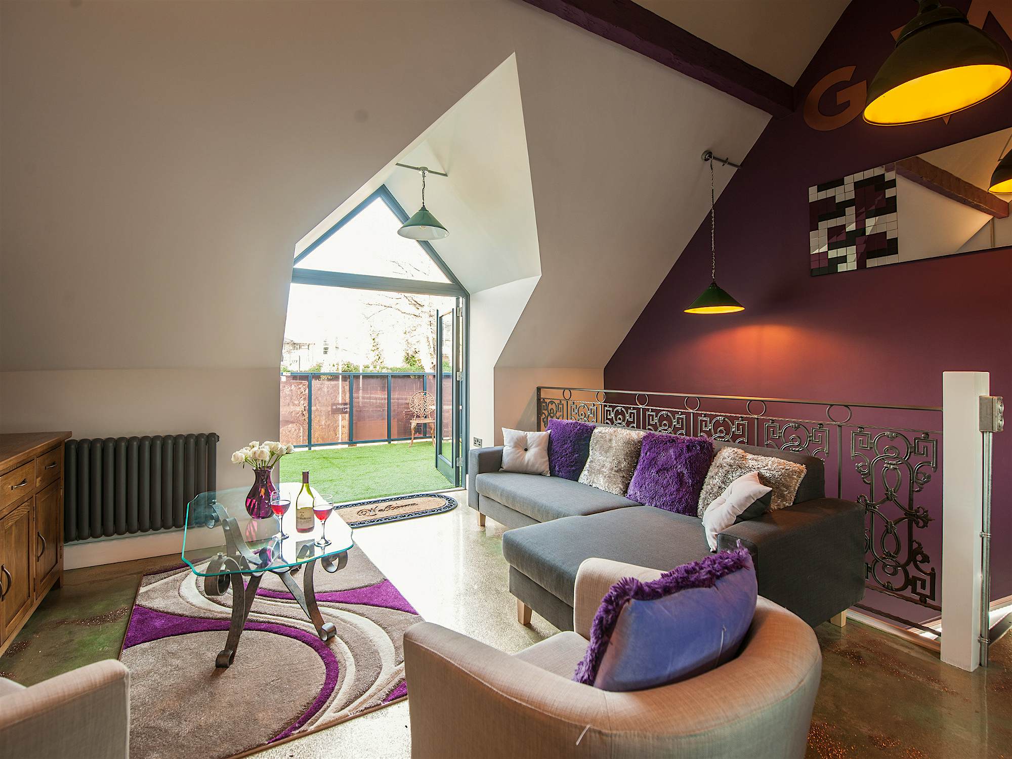 Travel News - cottage platform three England Platform Three cottage