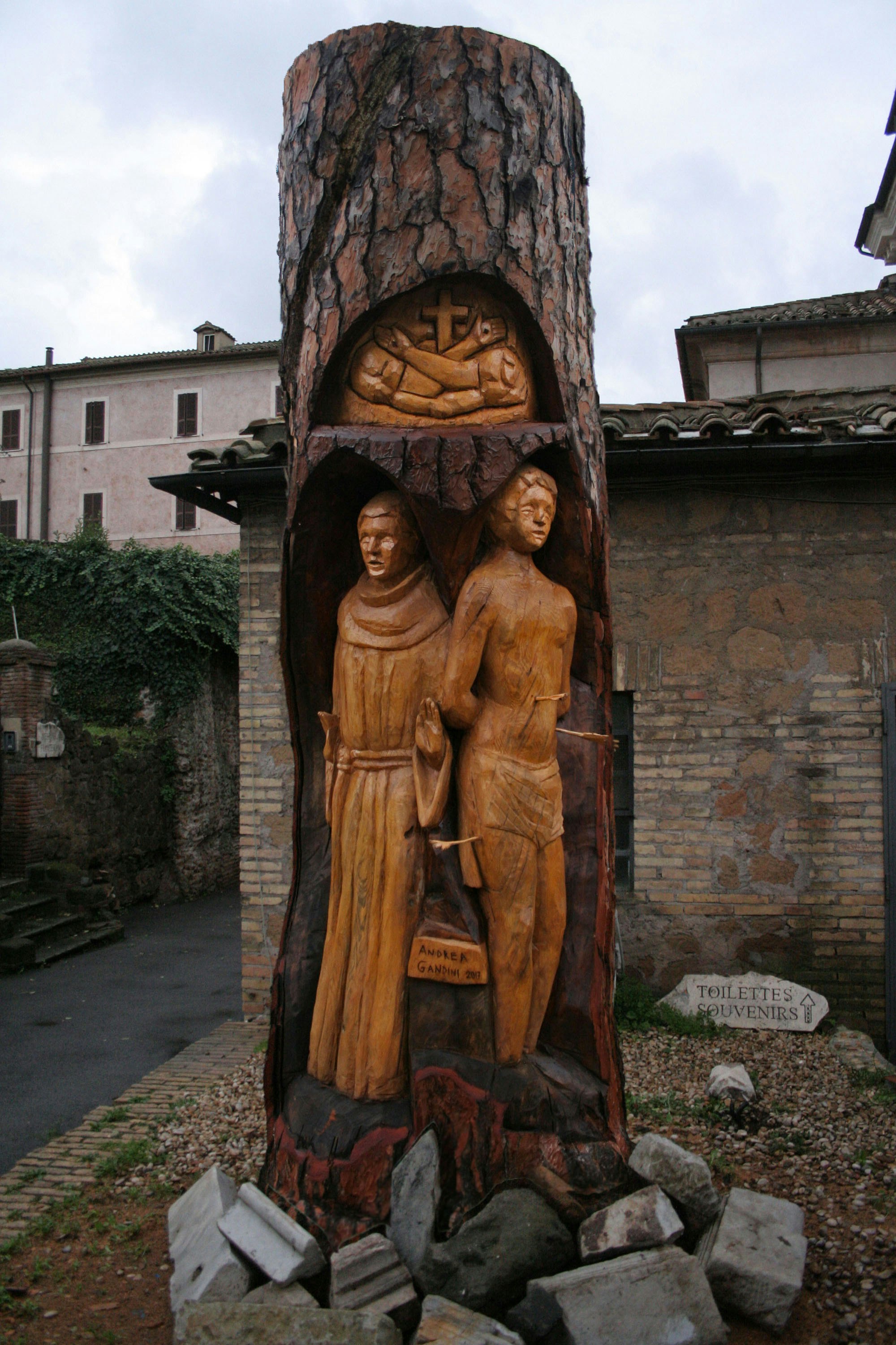 Tree stump art in Rome