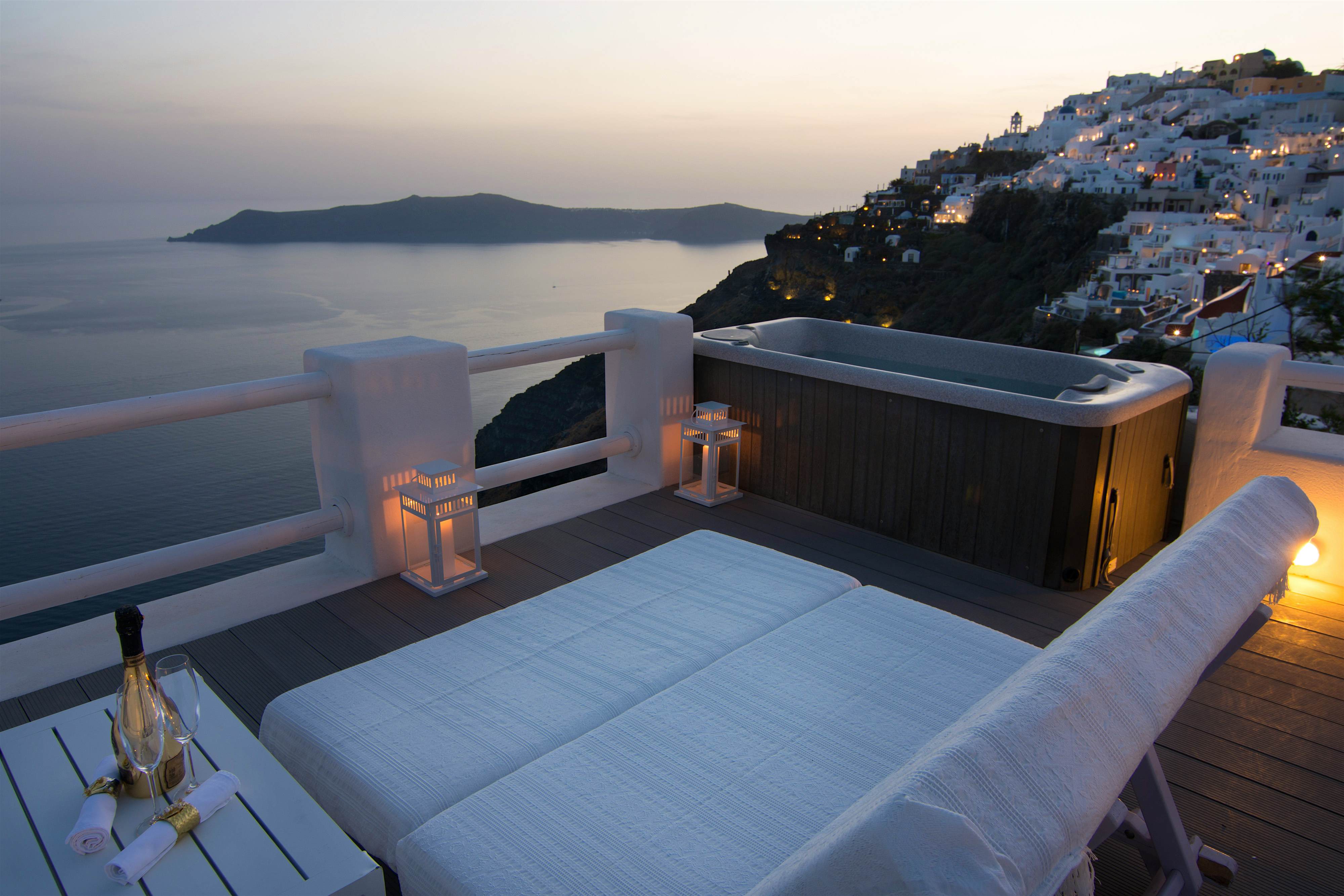 Travel News - Casa Di Mare Casa di Mare in Santorini, Greece.