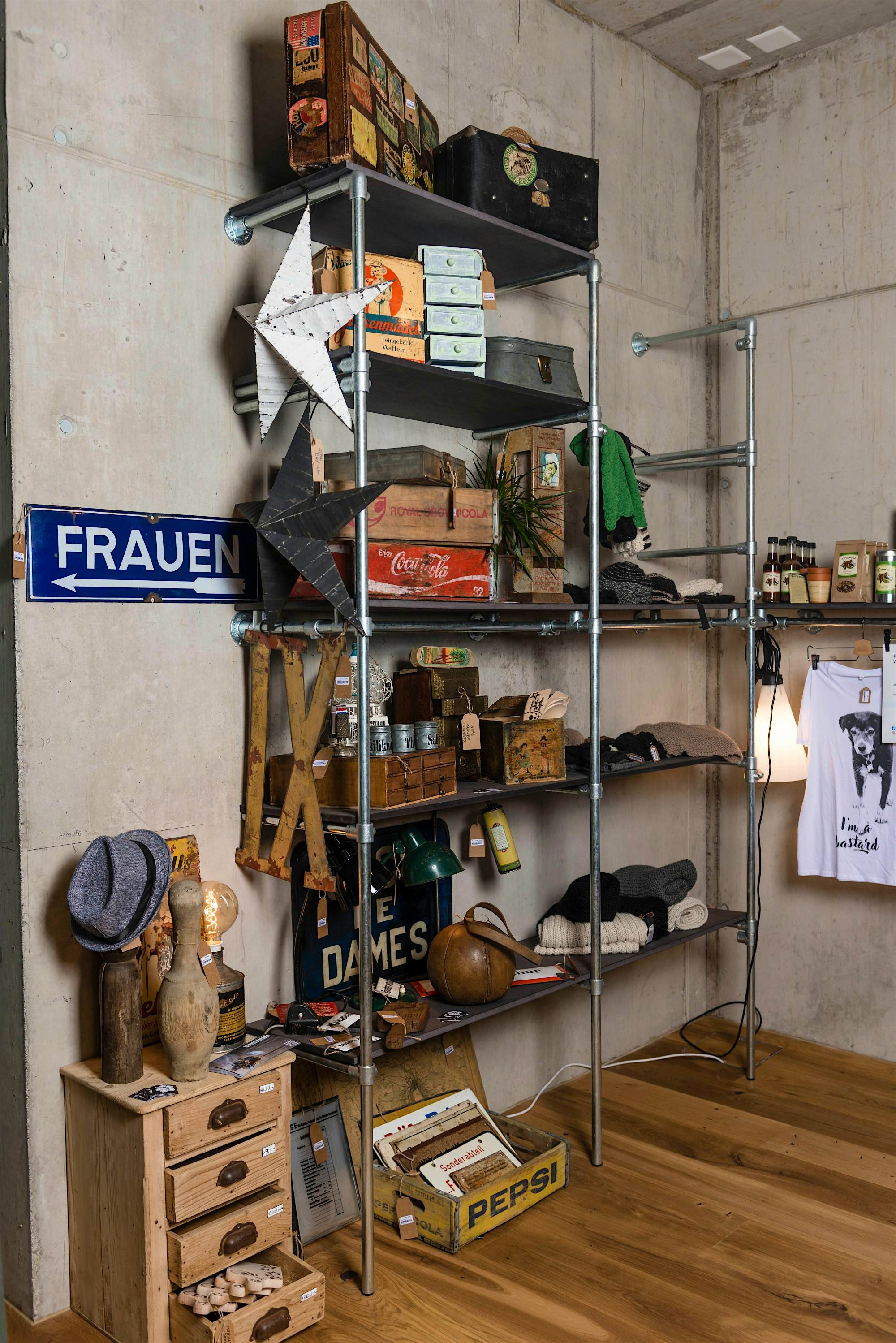 Travel News - ZURICH 17.02.2018 - Marta Flohmarkt. Schweiz. ©Raisa Durandi Travel News - ZURICH 17.02.2018 - Marta Flohmarkt. Schweiz. ©Raisa Durandi