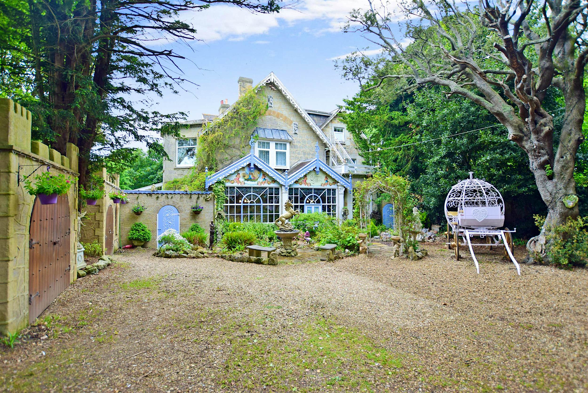 Travel News - 90166LQ3 The Enchanted Manor in the Isle of Wight, England.