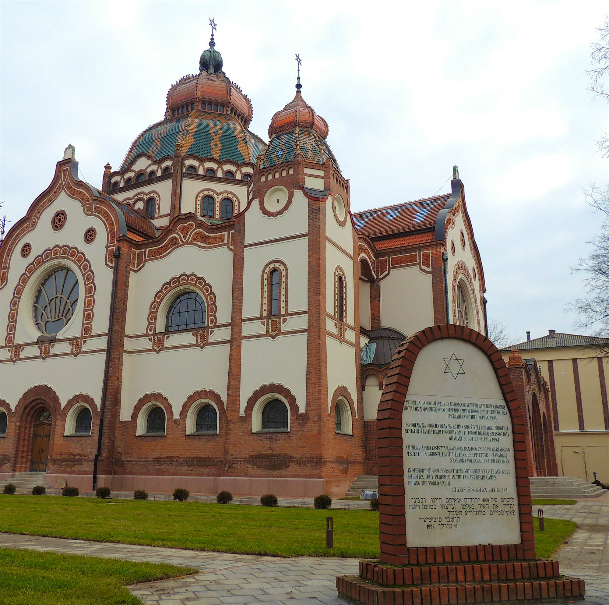 Travel News - Sinagoga 27-EXTERIOR Subotica synagogue
