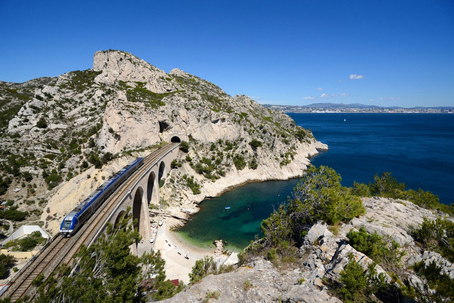 The Vesse cove beside the Niolon Viaduct on the Côte Bleue line