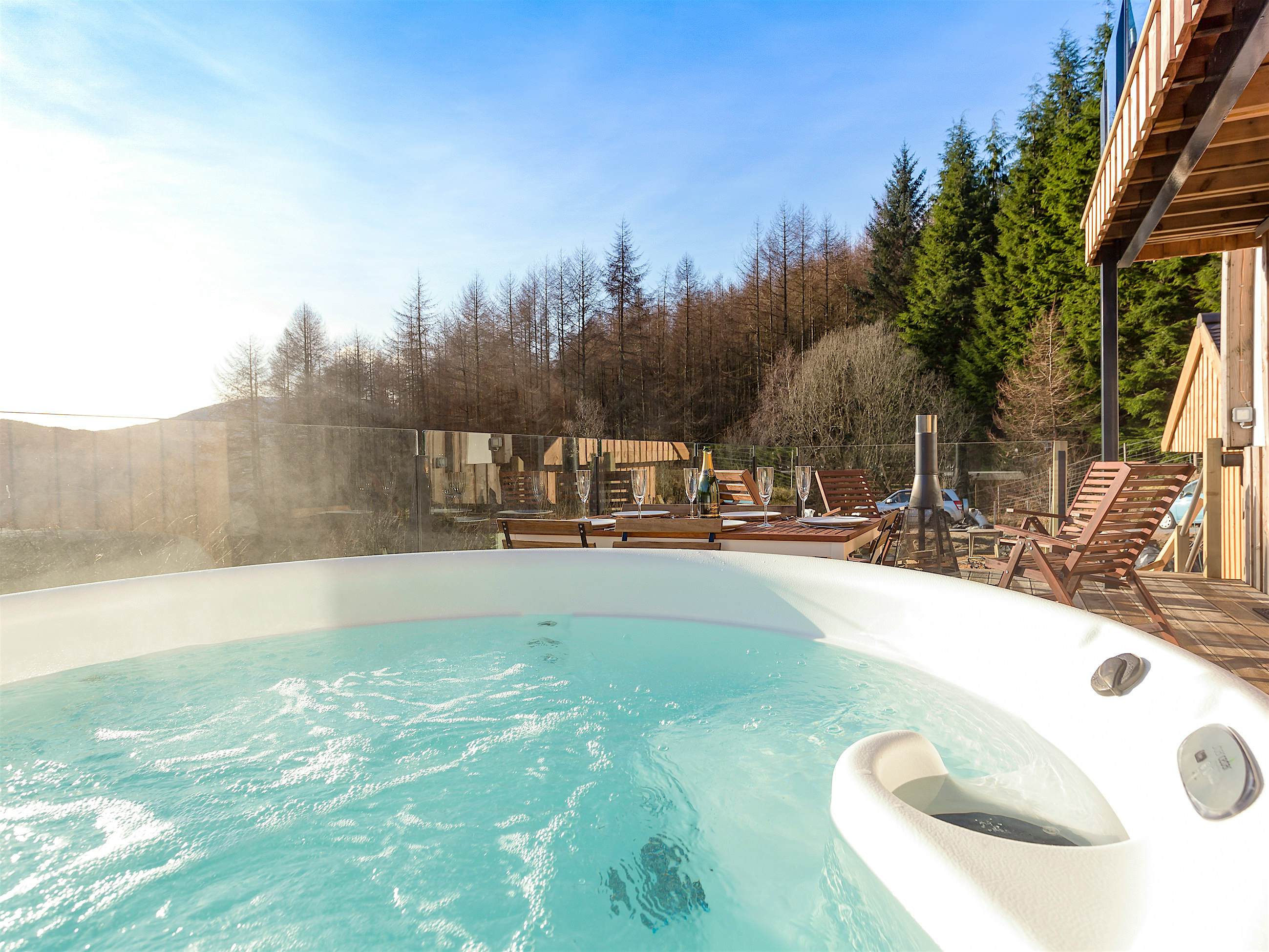 Travel News - Jill Strawbale House hot tub Travel News - Jill Strawbale House hot tub