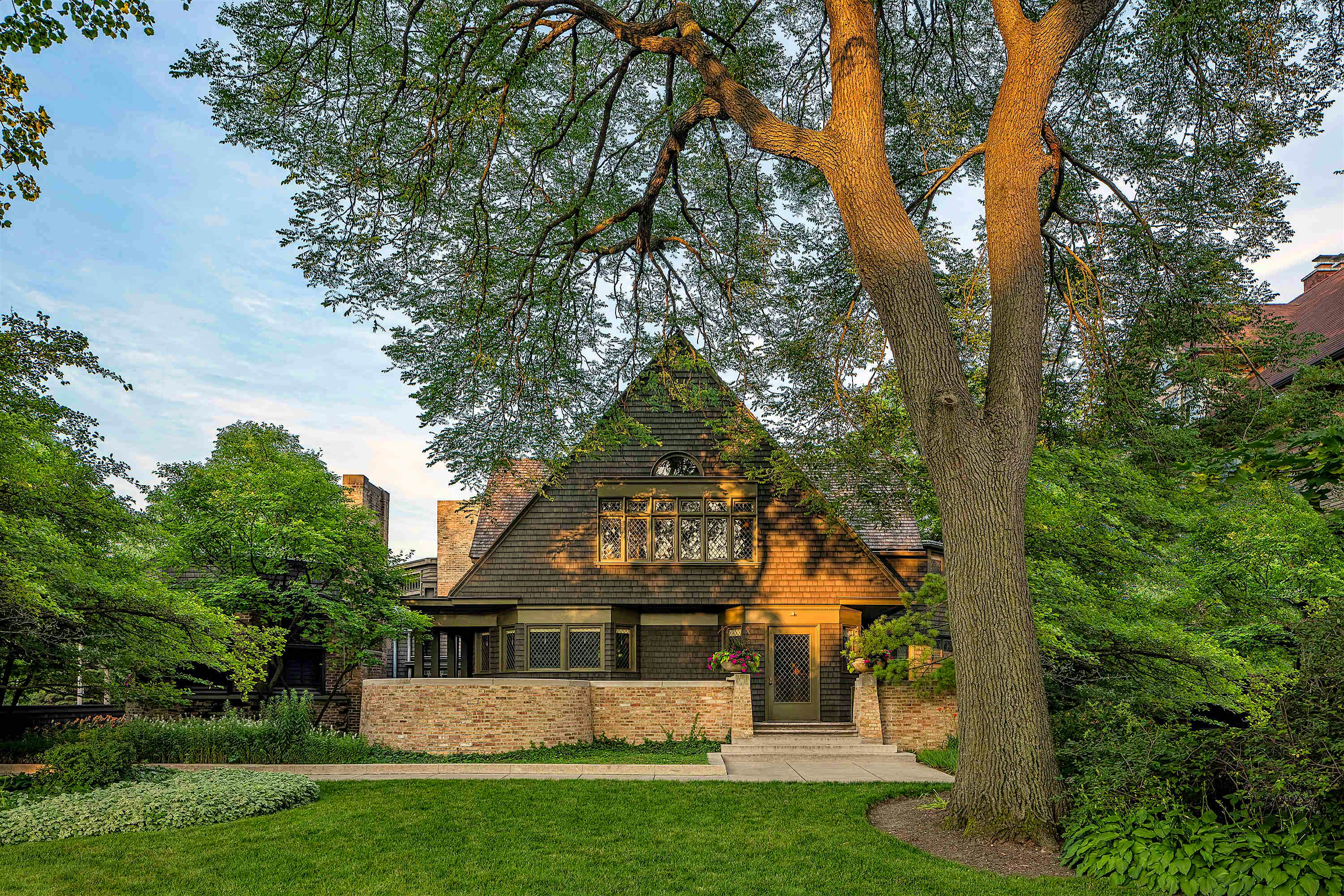 Travel News - HomeFacade_JamesCaulfield_HiRes Travel News - HomeFacade_JamesCaulfield_HiRes