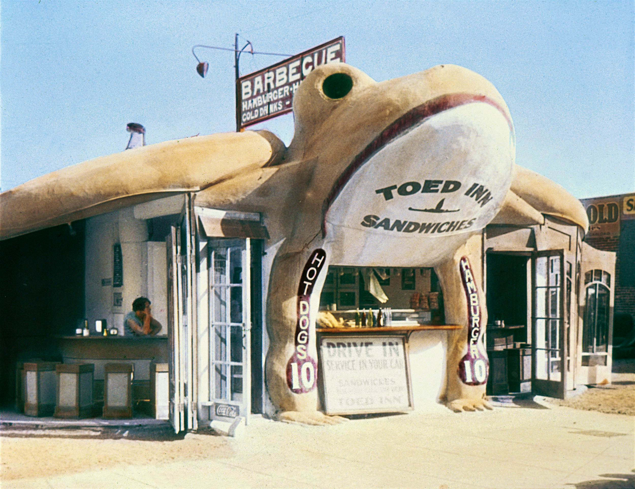 Travel News - 160114_008 001 Toed Inn, 12008 Wilshire Boulevard, Los Angeles, 1940.