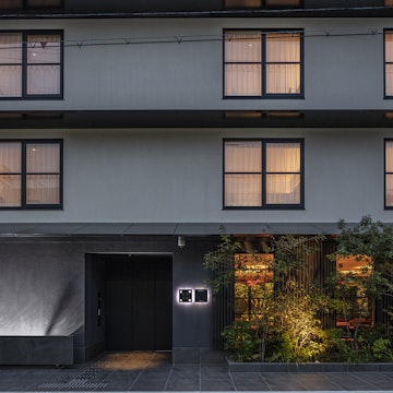 Travel News - TOMIFacade_007